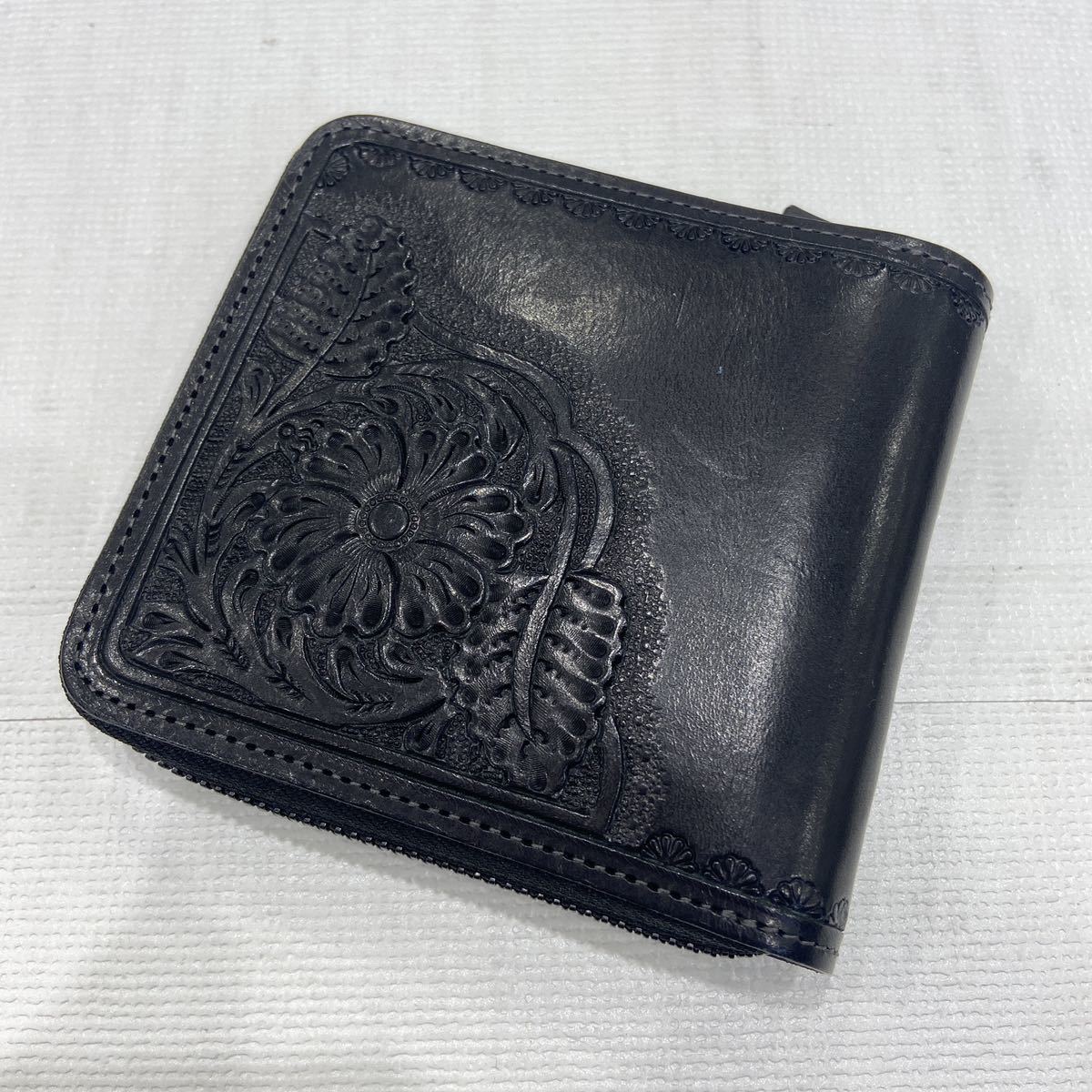 【Needles ニードルズ】Carving Sigle Wallet 二つ折り財布ラウンドファスナー カービング ブラック レザー 2402oki