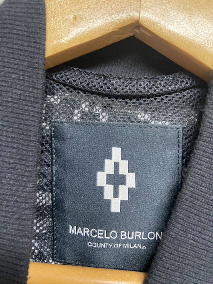 【MARCELO BURLON COUNTY OF MILAN マルセロ ブロン カウンティオブミラン】CMEH005S18776 ブルゾン M ポリエステル ブラック 総柄 2401oki_画像4