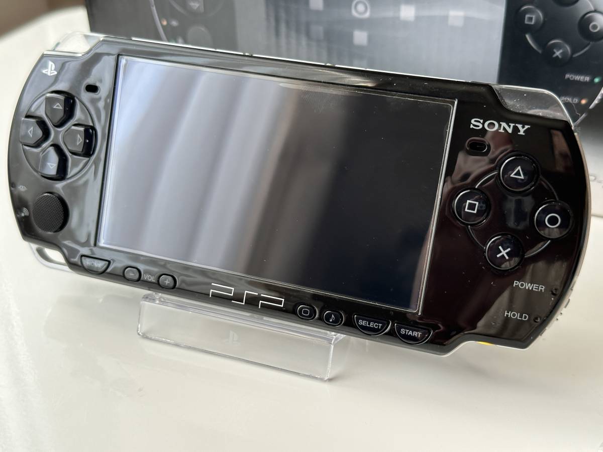 美品 PSポータブル PSP2000 ピアノブラック 純正バッテリー 美品 PSポータブル PSP2000 ピアノブラック 純正バッテリー
