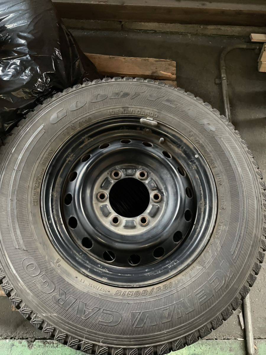 ハイエース　純正　スタッドレスタイヤ トヨタ グッドイヤー　195/80R15 タイヤホイール　セット　バリ山　200系　大阪　引き取り　限定_画像1