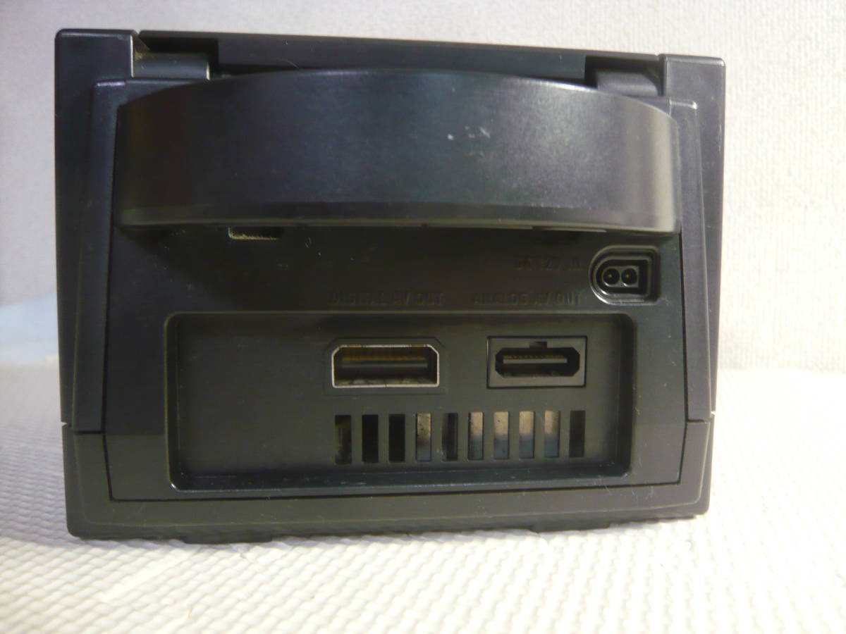 ジャンク！！　Nintendo・任天堂 　GAMECUBE・ゲームキューブ 　DOL-001 　本体のみ　ゲーム機　現状品_画像3
