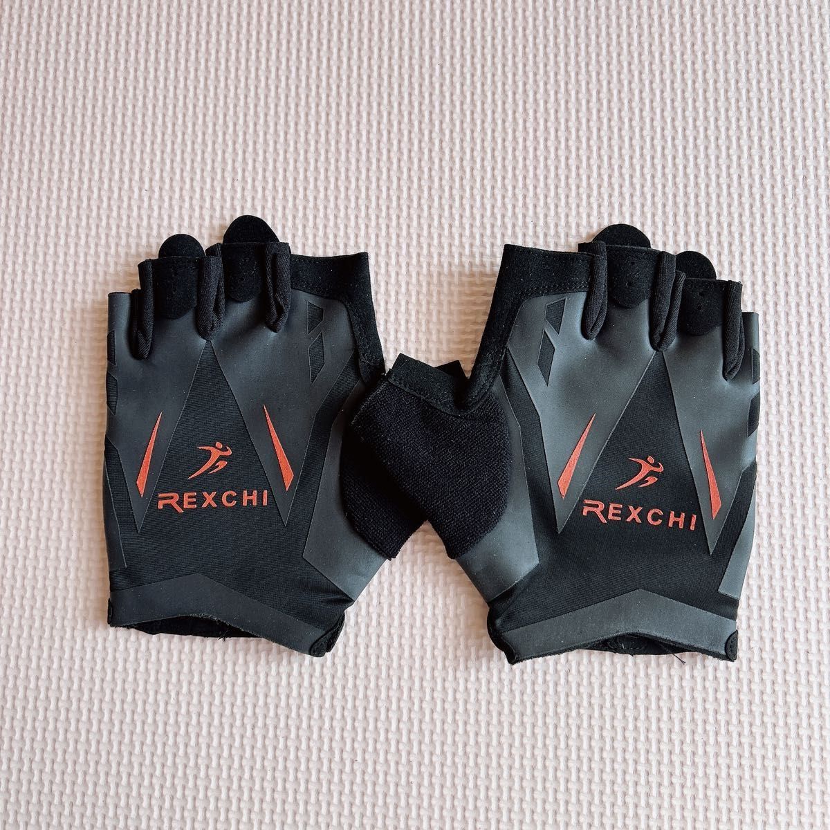 REXCHI グローブ トレーニング用 男女兼用 重量挙げ 手首保護 滑り止め 通気性 マジックテープ