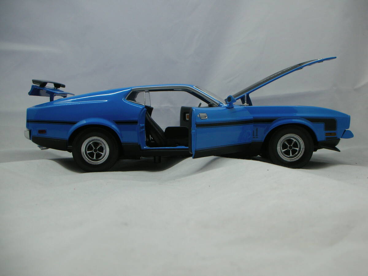 1/18 Sunstar производства 1971 Ford Mustang Mach 1 голубой 