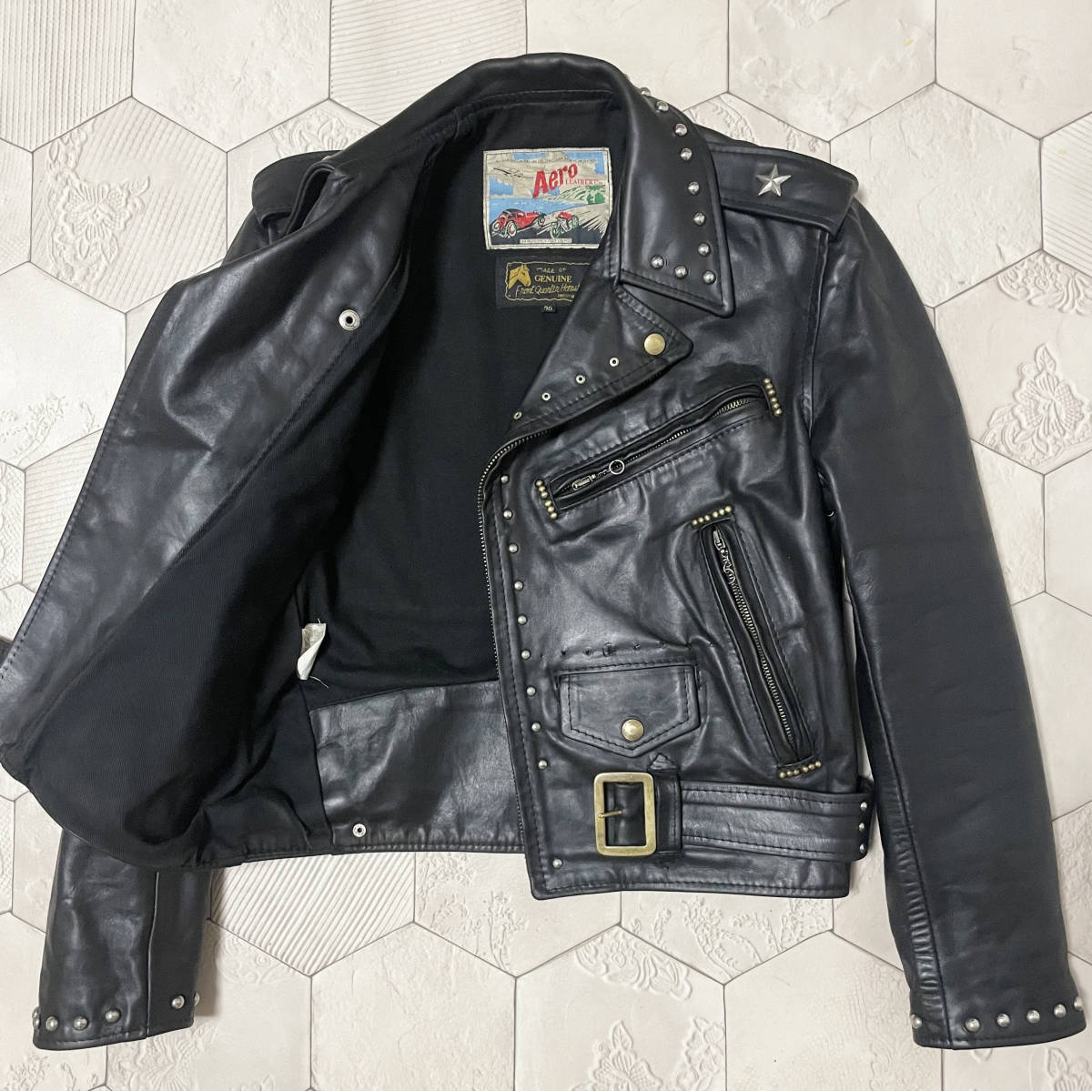 90s ヴィンテージ 英国製 エアロレザー【AERO LEATHER】馬革 Motorcycle Jacket スタッズ装飾 ダブルライダースジャケット 茶芯 36/S-M_画像2