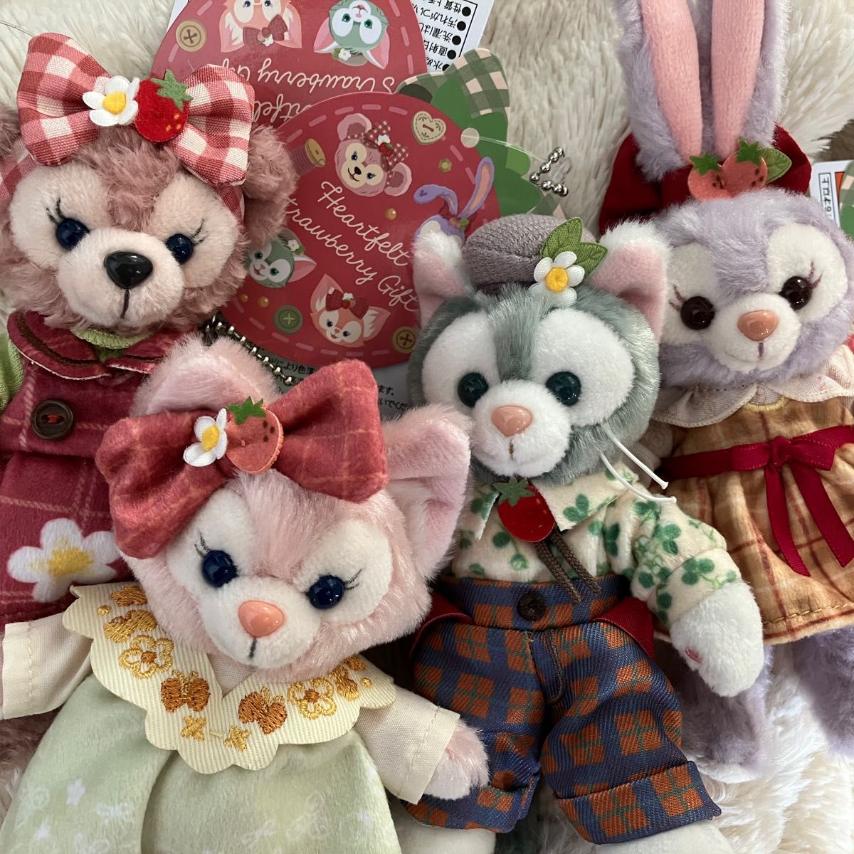 ぬいぐるみバッジ 東京ディズニーシー ストロベリーギフト ぬいぐるみバッジ 東京ディズニーシー ストロベリーギフト