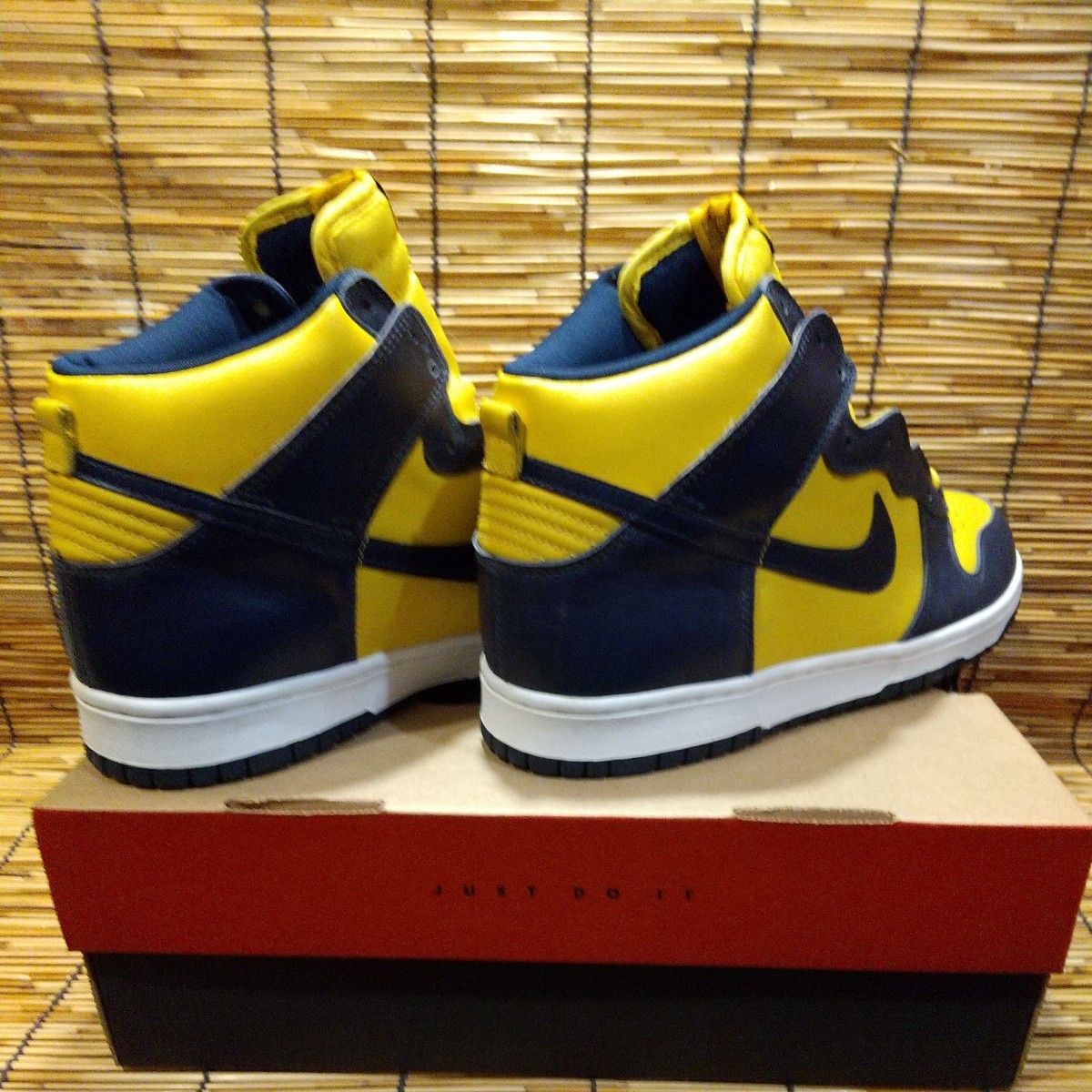 NIKE DUNK HIGH ナイキ ダンク ハイ 1998年製 デッドストック 紺 黄 ミシガン大学 US10.5 28.5cm 元箱付き 630335-471 未使用_画像3