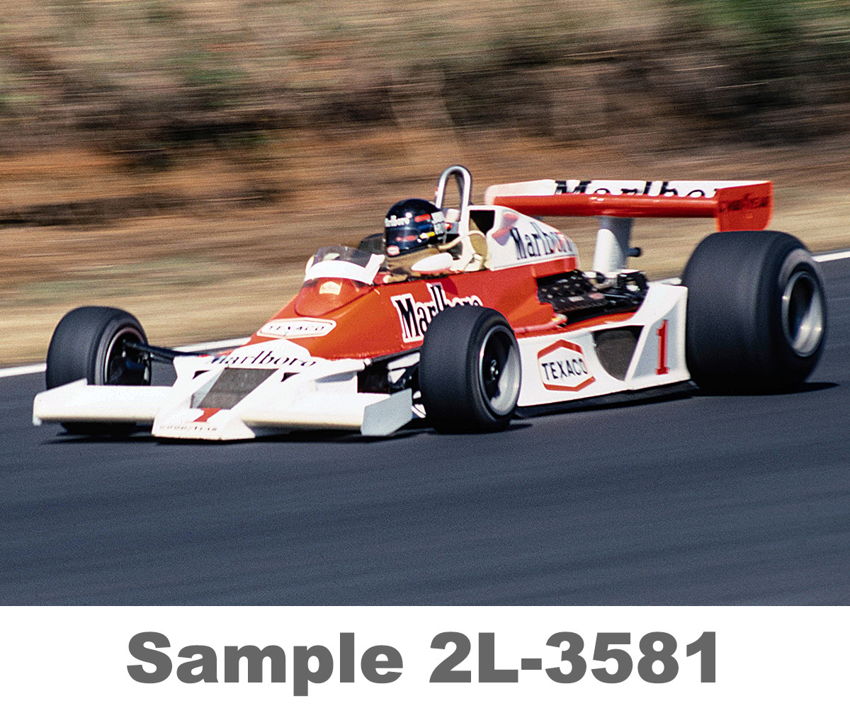 2L 生写真【2L-3581】ジェームス・ハント #1　マクラーレンM26/DFV 1977年10月 F1日本グランプリレース_画像1