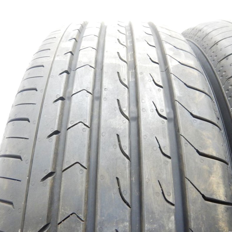 中古タイヤ 215/60r17 タイヤ YOKOHAMA BluEarth RV-03 2本セット C-HR アルファード エスティマ ヴェルファイヤ 中古 17インチ_画像3