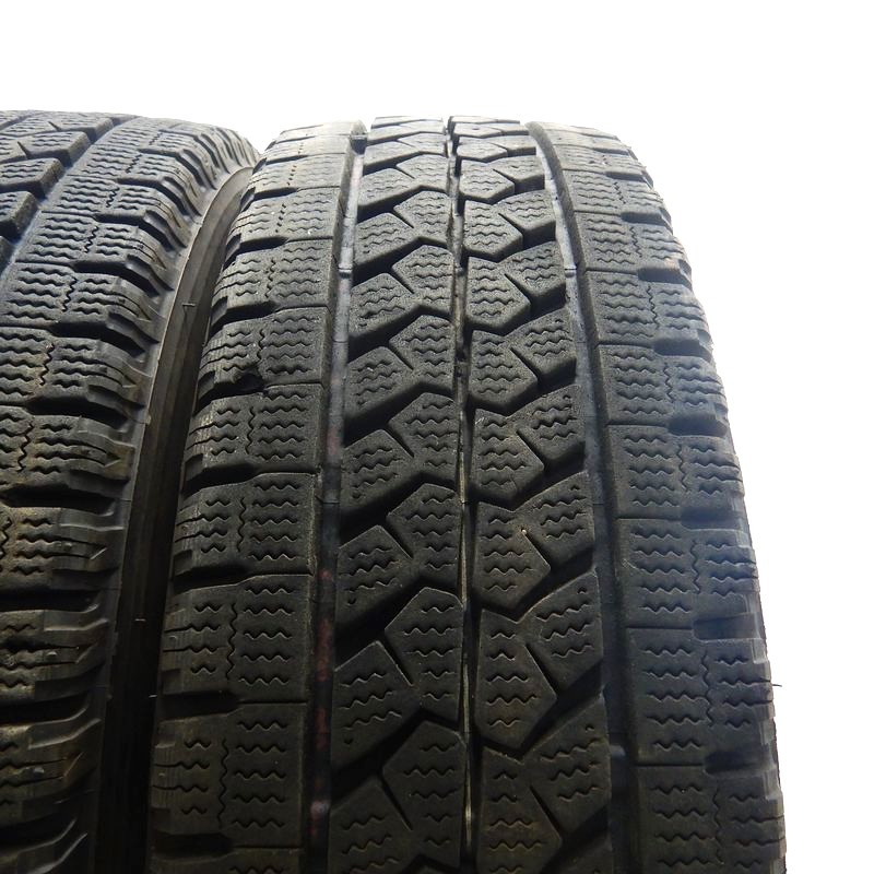 中古タイヤ 185/65R15 101/99L BRIDGESTONE BLIZZAK W979 スタッドレスタイヤ 2本セット エルフ 中古 15インチ_画像3