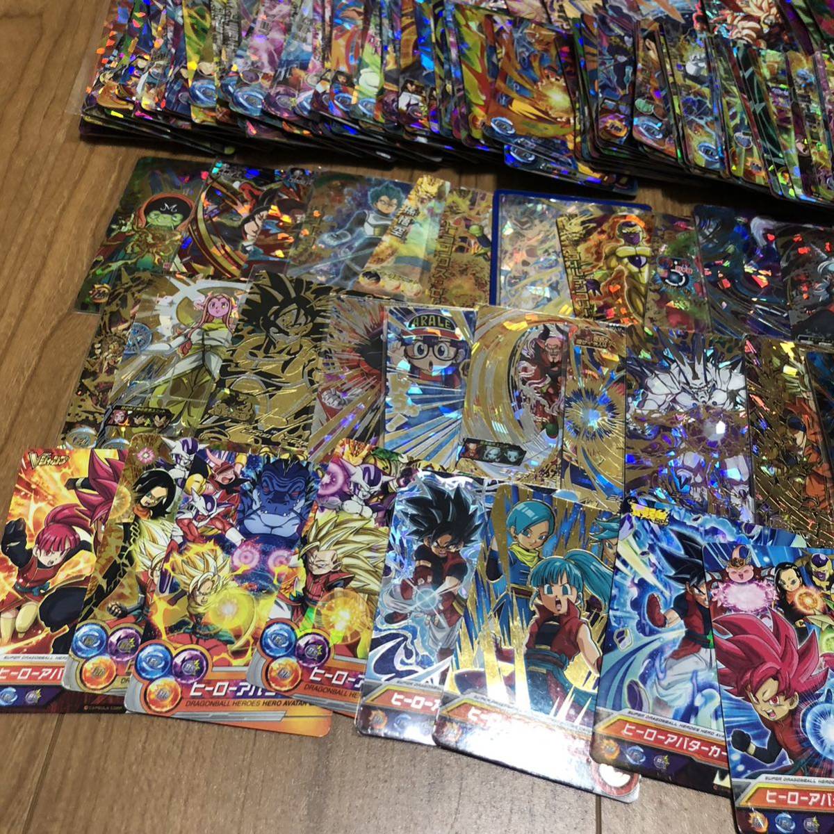 ドラゴンボールヒーローズ 引退品 大量まとめ売り 2000枚以上 ドラゴンボールヒーローズ 引退品 大量まとめ売り 2000枚以上