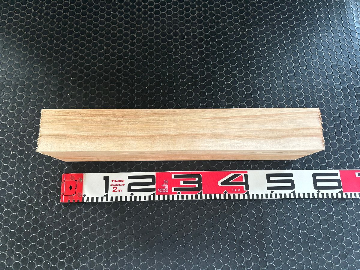 301 売り切り!!　乾燥材　500円スタート　カバ角材　約長500mm×約幅125mm×約厚75mm_画像4