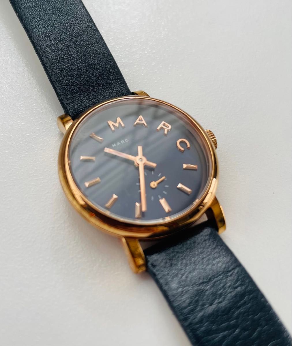 電池新品の美品】マークバイマークジェイコブスの腕時計 ネイビー