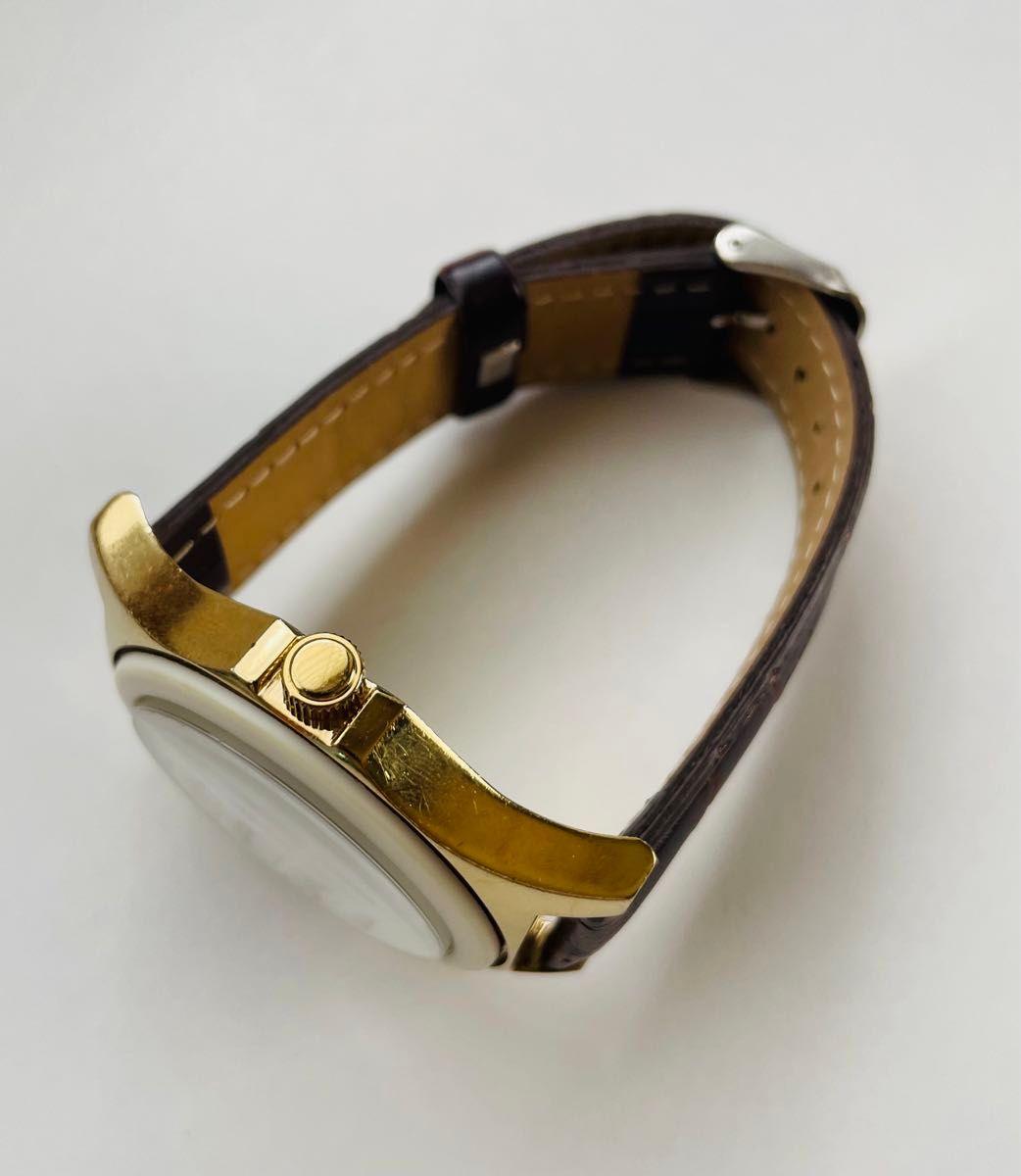 【電池・ベルト新品】マークバイマークジェイコブスの腕時計！ホワイト×ゴールド