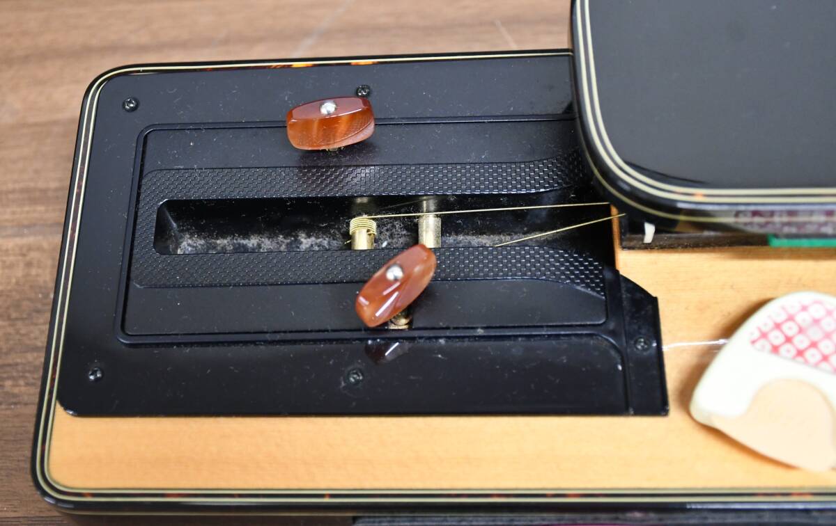 EY2-56 現状品 LYRISH ライリッシュ LSA200 大正琴 琴 和楽器 ケース付き 楽器 | 弦楽器 保管品 _画像6