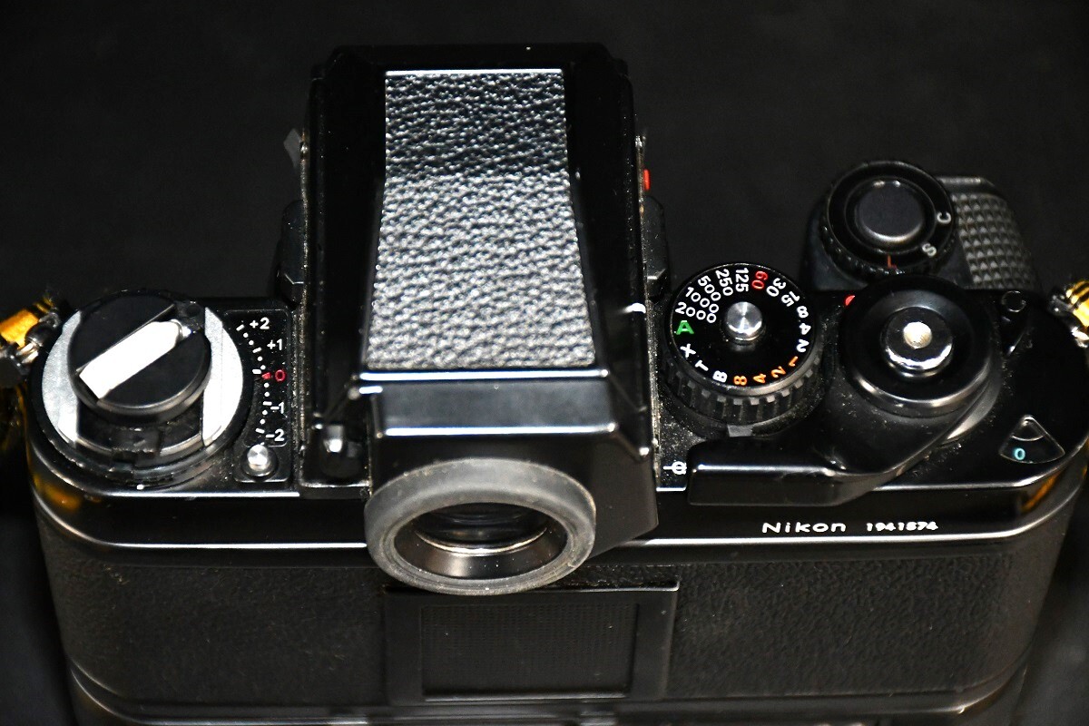 NY2-136【現状品】Nikon　F3　モータードライブ付き　ニコン　一眼レフカメラ　フィルムカメラ　カメラ　簡易動作確認済　中古品　保管品_画像8
