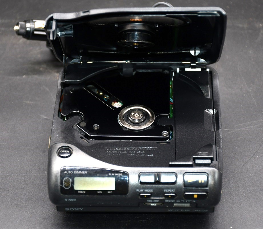 NY2-129【ジャンク品】SONY　CAR Discman　D88　ソニー　カーディスクマン　カーオーディオ　通電のみ確認　中古品　保管品_画像2