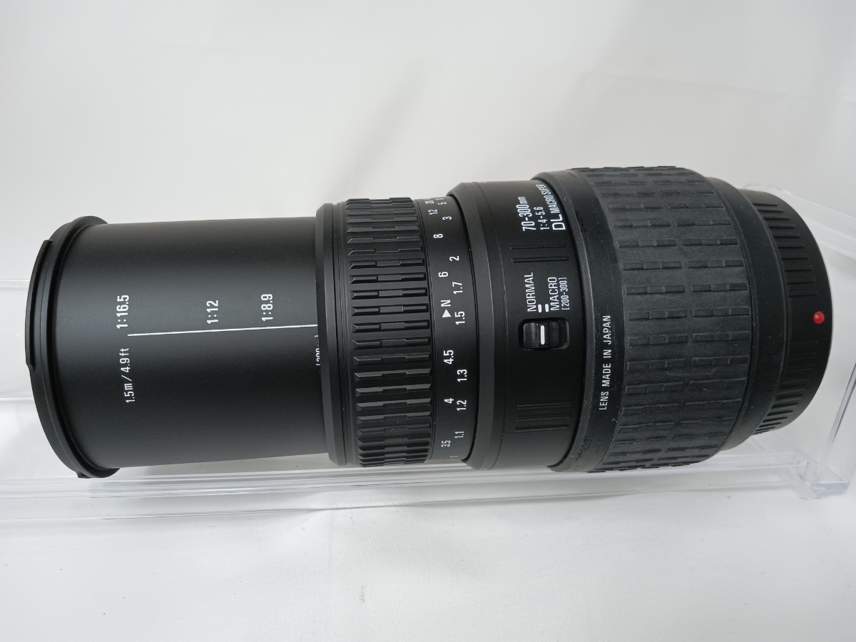 SIGMA Sigma 70-300mm F4-5.6 DL MACRO SUPER S28