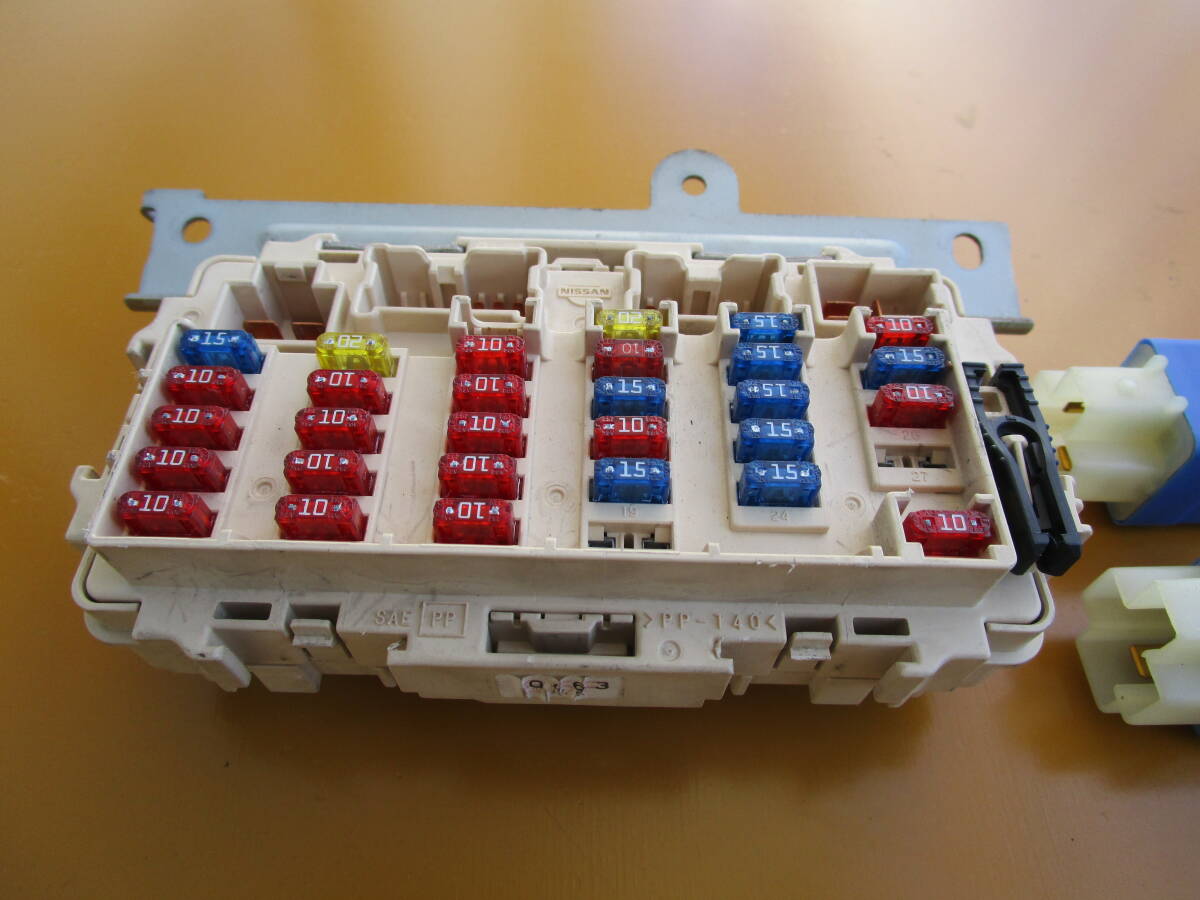 レターパック発 日産純正 S15 シルビア 室内 ヒューズ リレー ブロック ボックス SR20_画像2