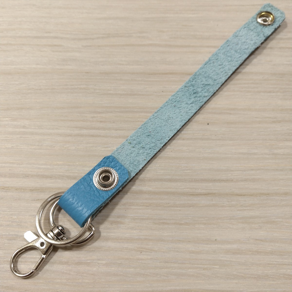  loop key holder light blue strut stop key ring leather hand made leather craft back charm belt loop outside fixed form 