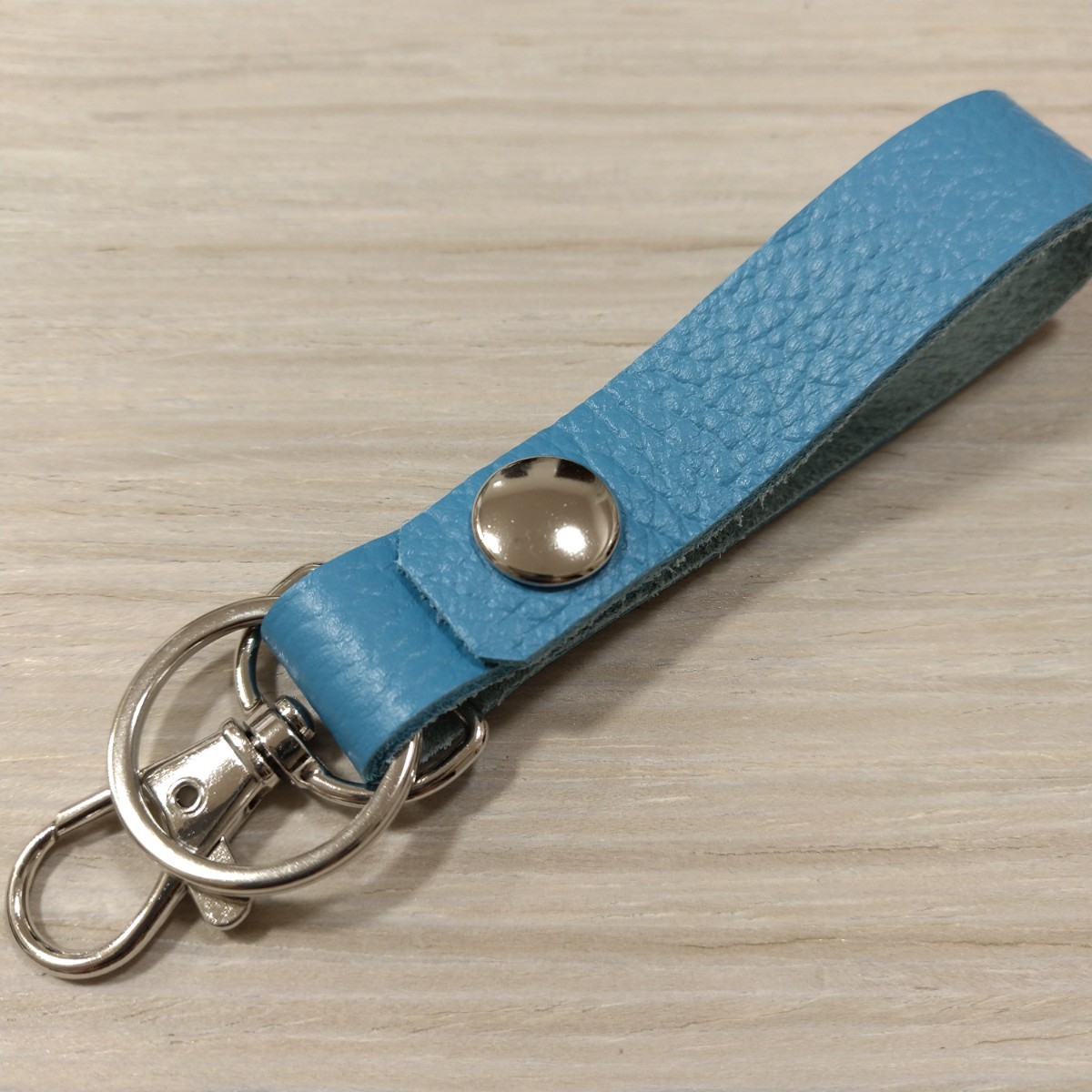  loop key holder light blue strut stop key ring leather hand made leather craft back charm belt loop outside fixed form 