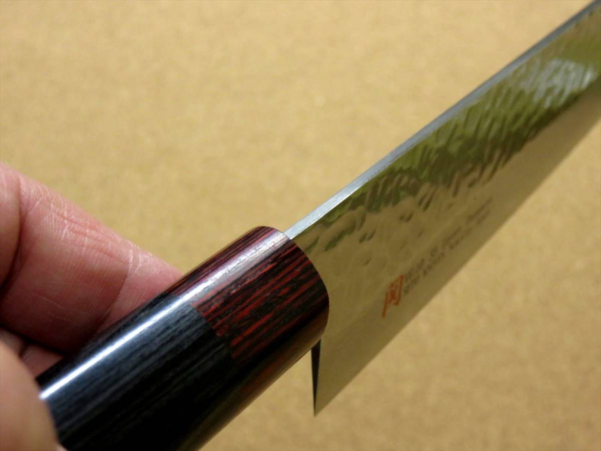 関の刃物 菜切り包丁 18cm (180mm) 伊勢屋 V金10号 鍛錬 33層 ダマスカス 鎚目 黒パッカー 家庭用 野菜切 両刃包丁 大根かつらむき 日本製_画像7