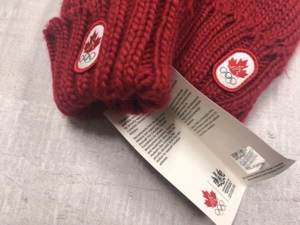 新品タグ付き 2012 カナダ 冬季五輪 オリンピック アップリケ ワッペン 裏起毛 手袋 ミトン グローブ メンズ/レディース 赤_画像3