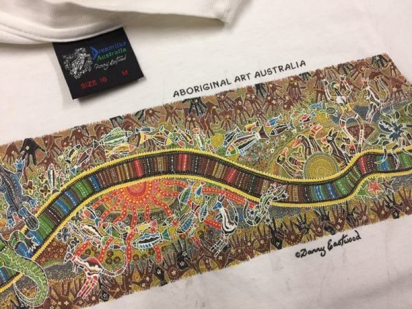 90s 古着 オーストラリア製 Dream like Australia アボリジナルアート Danny Eastwood サーフ スーベニア Tシャツ メンズ M 白の画像3