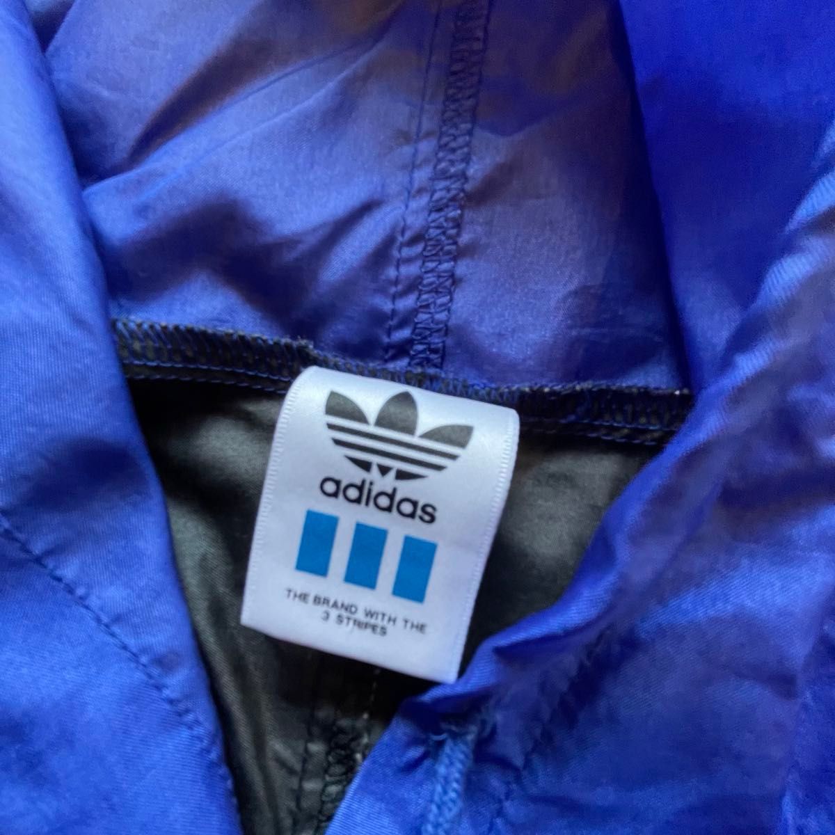 adidas アディダス シャカシャカ ウインドブレーカー 古着 adidas アディダス シャカシャカ ウインドブレーカー 古着