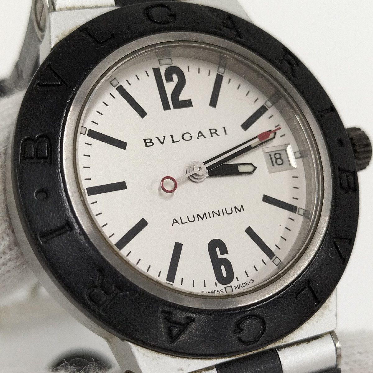 ●現状品 BVLGARI ブルガリ アルミニウム AL38TA ブラック メンズ 腕時計 ホワイト文字盤 自動巻き デイト 中古[ne]u538/dcの画像8