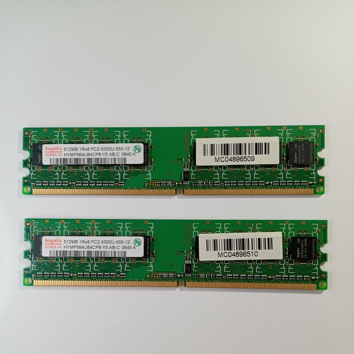 デスクトップ用メモリ HYNIX 1R×8　PC2-5300U-555-12 512MB×2枚_画像1