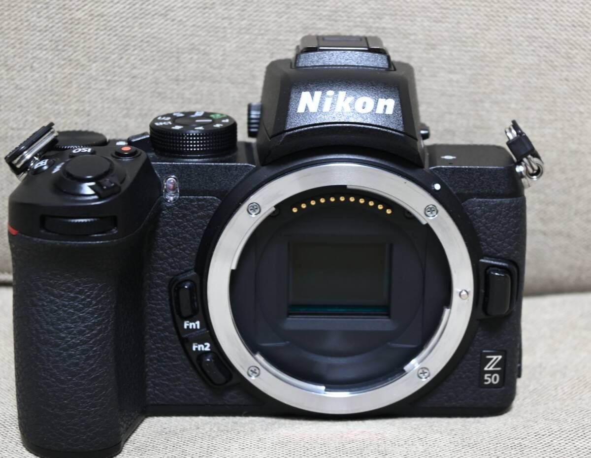 美品 Nikon ニコン Z50ボディ 付属品完備 バッテリー2本 専用 美品 Nikon ニコン Z50ボディ 付属品完備 バッテリー2本 専用