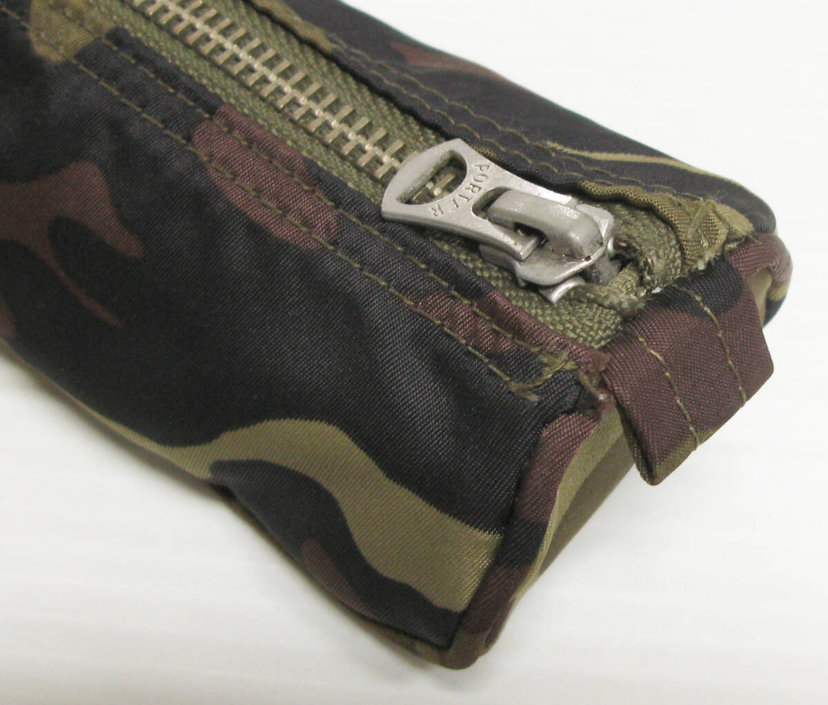 PORTER BURNEYS NEWYORK CAMOUFLAGE PENCIL CASE POUCH ポーター バーニーズニューヨーク コラボ 迷彩 ペンケース ポーチ 吉田カバン_画像4