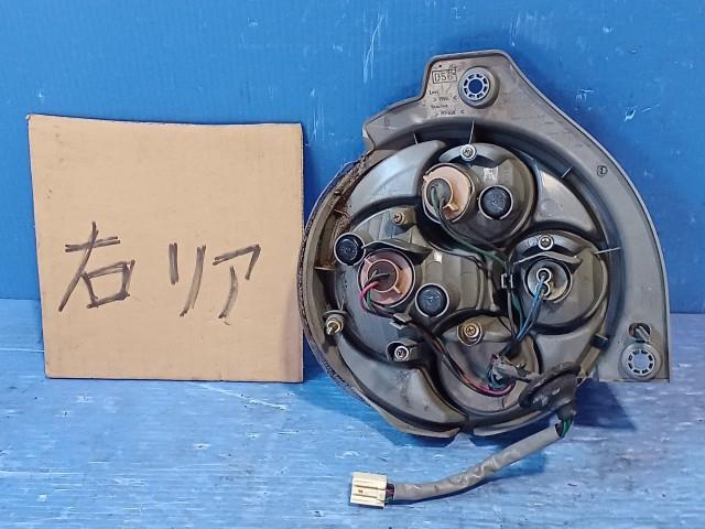 ムーヴラテ CBA-L550S 右テールランプ ストップランプ ブレーキランプ 　純正品番81550-B2120 管理番号AB3424_画像3