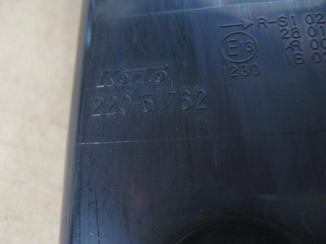 ブーン DBA-M301S 右テールランプ ストップランプ ブレーキランプ 　純正品番81550-B1010 管理番号AA6500_画像2