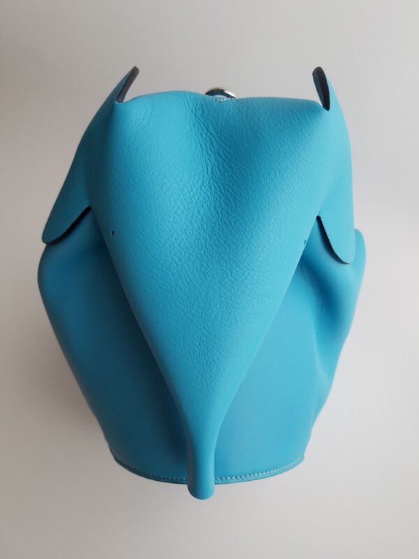 新品 LOEWE ロエベ エレファント ショルダーバッグ ラージ 新品 LOEWE ロエベ エレファント ショルダーバッグ ラージ