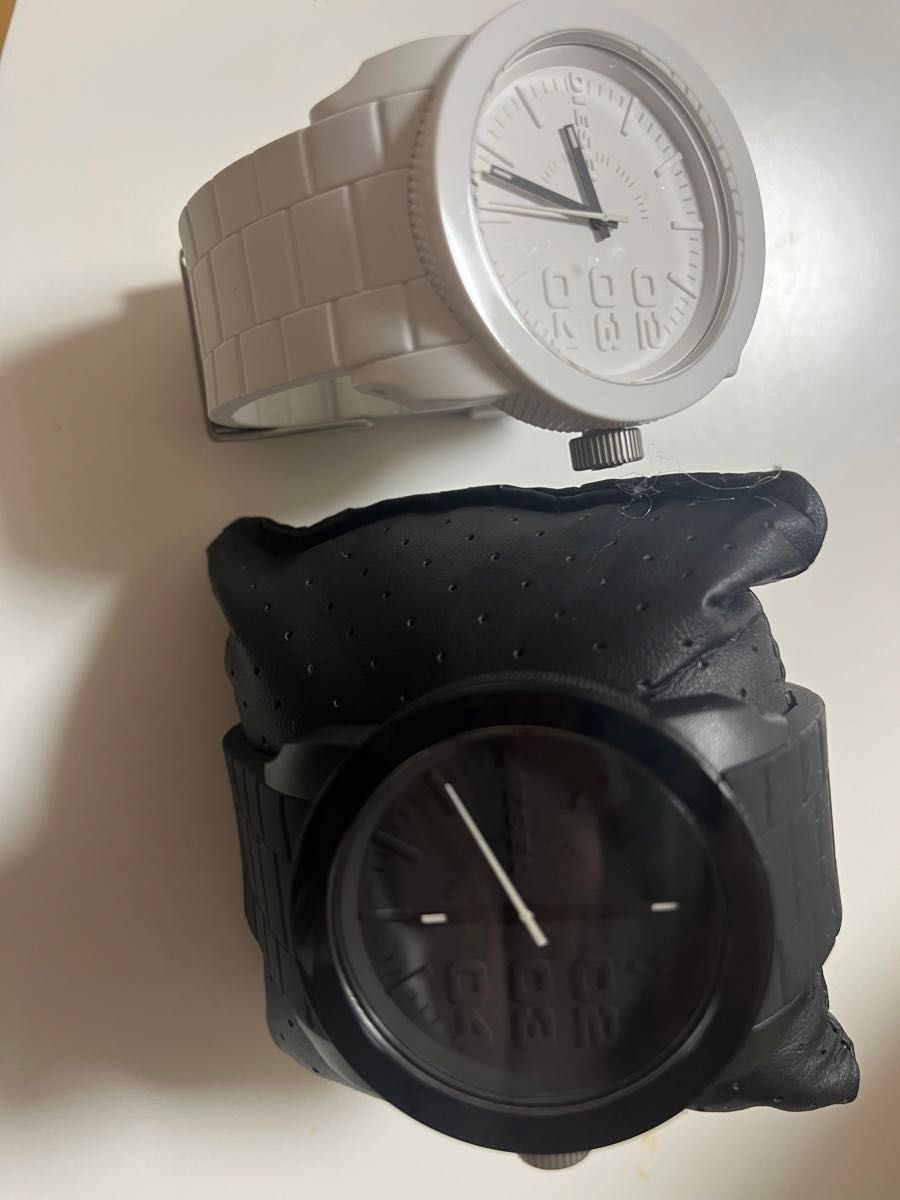 【ほぼ未使用】ディーゼル DIESEL フランチャイズ 腕時計 DZ1436 ホワイト ＆ ブラック(箱付き)