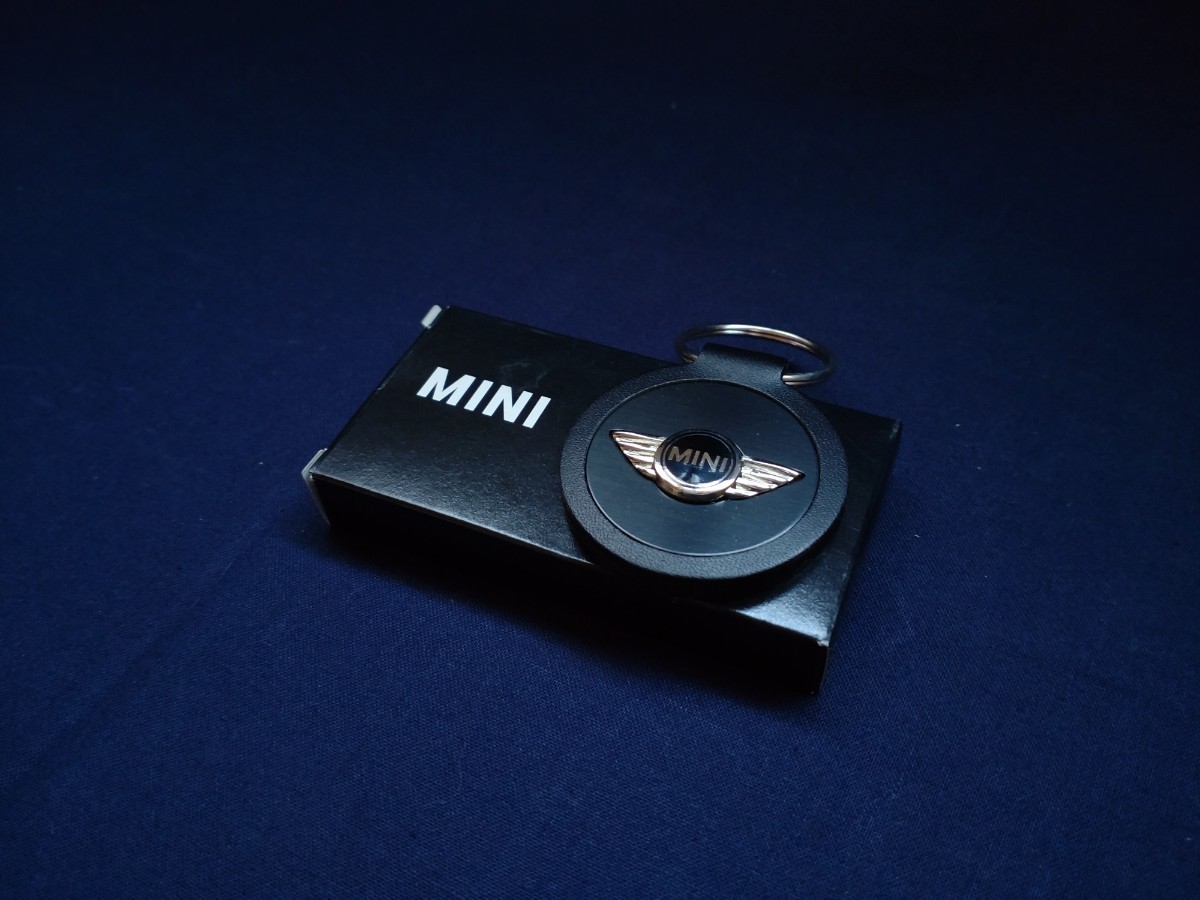 BMW　MINI　未使用キーホルダー　　　　　　　　　　MINI　International（Disc付）　　　　　　　　　　　他雑誌・カタログ_画像1