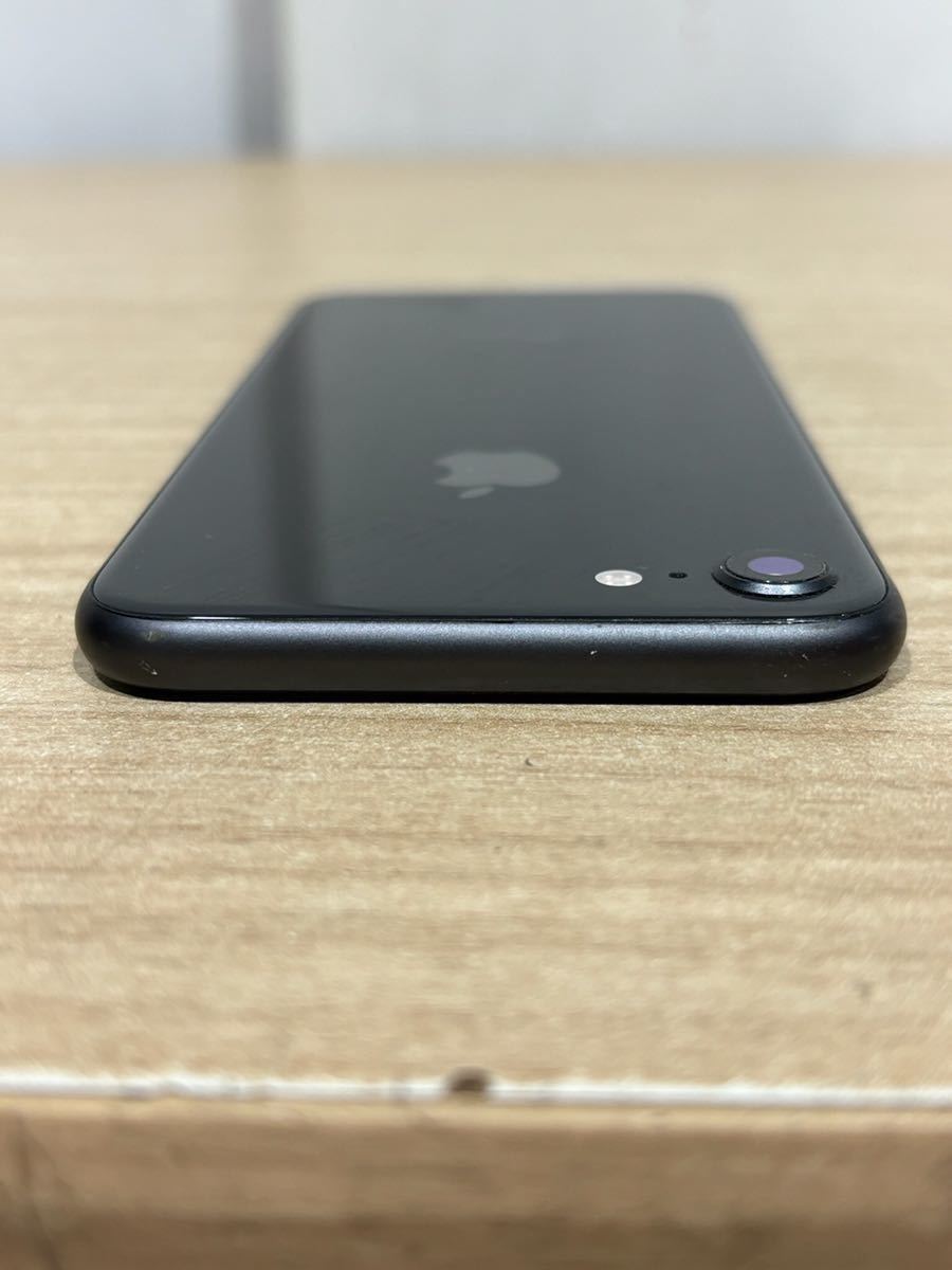 64F【中古】Apple iPhone8 iPhoneX 2台セット　au版_画像5