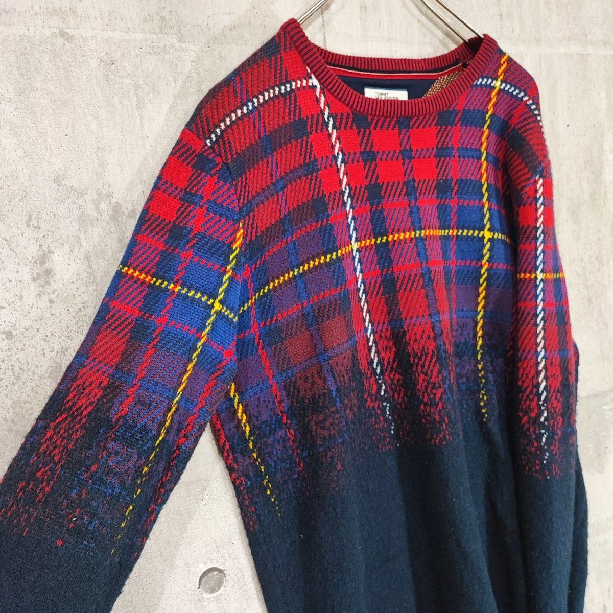 TOMMY HILFIGER チェックグラデーション柄長袖ニット L ニット セーター トップス カットソー クルーネック