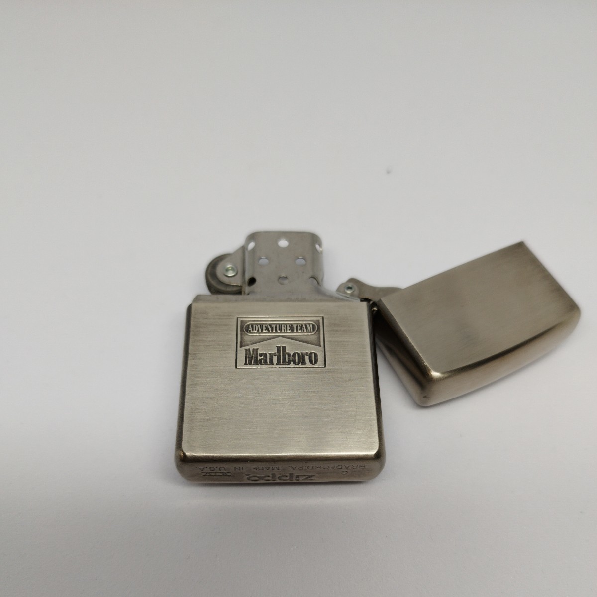 【未使用品】 Zippo Marlboro Adventure Team 1998年 3月 製造 ジッポ ライター マールボロ ジープ_画像5