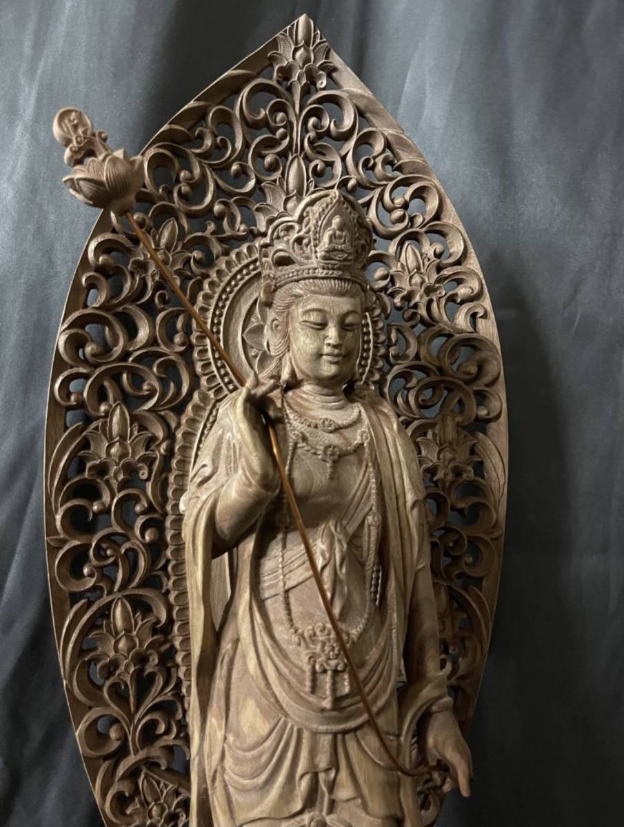 大型　高61cm 井波彫刻　仏教工芸品　総楠製　極上彫　木彫仏像　月光観音菩薩立像_画像7