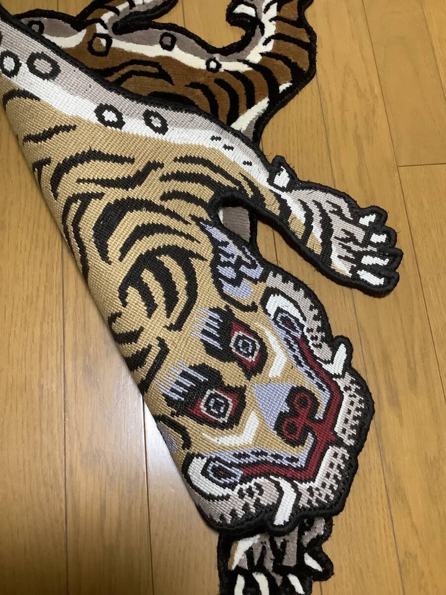 SALE《 本物　1点物　新品 》 チベタンタイガー　チベット絨毯　シルク　Sサイズ　82cm 手織り　49