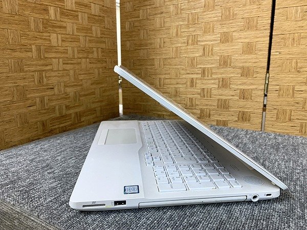 SSG16771相 富士通 ノートPC FMVA50B3W2 Core i7-7700HQ メモリ4GB HDD1TB ジャンク 直接お渡し歓迎_画像6