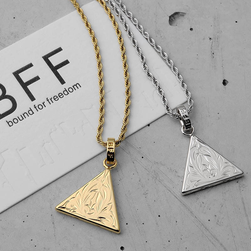 BFF ブランド トライアングルネックレス シルバー 銀色 プルメリア 三角形 彫金 手彫り 専用BOX付属 (45cmチェーン)_画像8