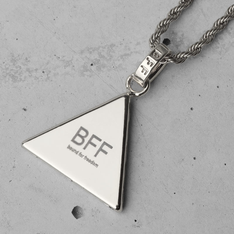 BFF ブランド トライアングルネックレス シルバー 銀色 プルメリア 三角形 彫金 手彫り 専用BOX付属 (45cmチェーン)_画像3