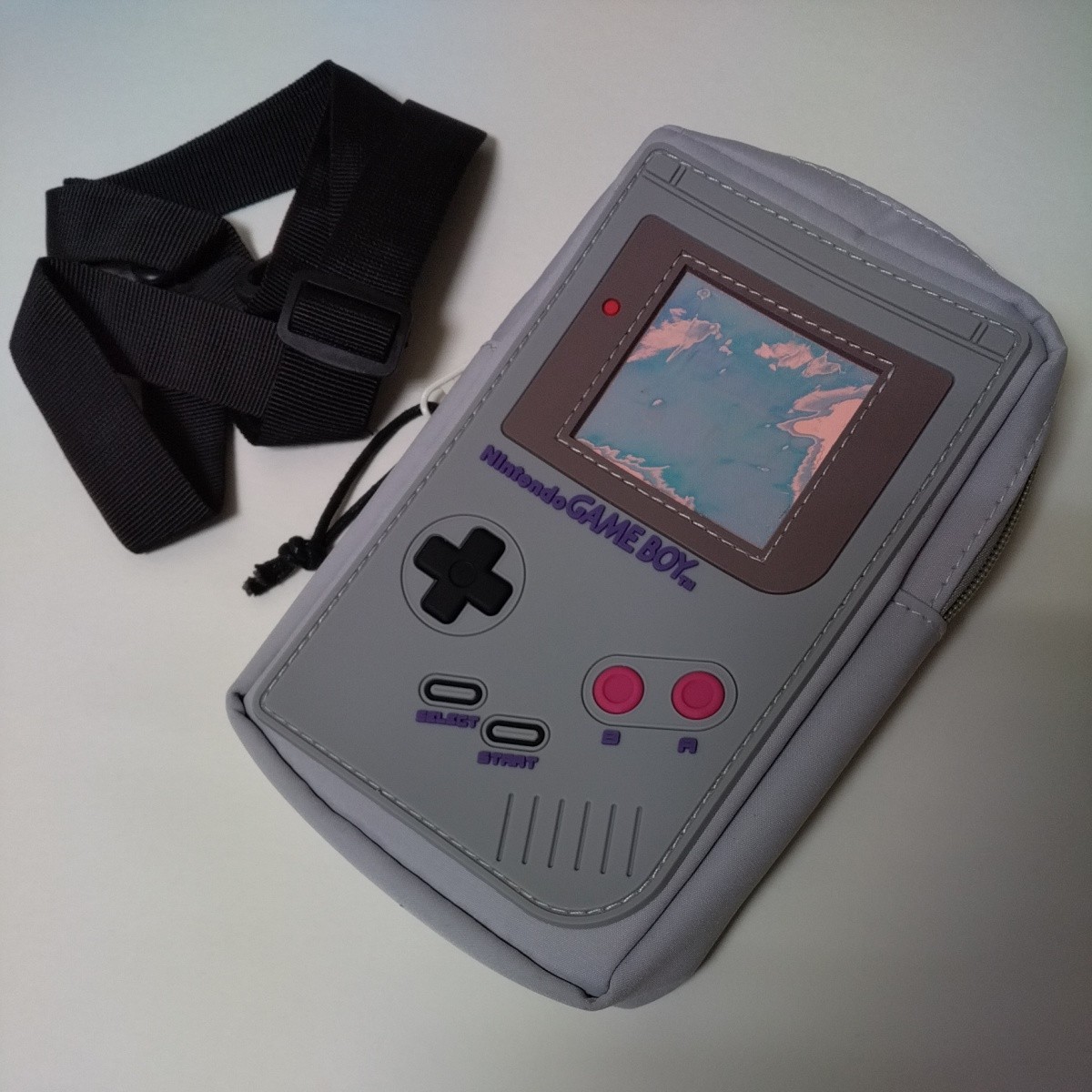 未使用品 Nintendo GAME BOY ショルダーバッグ 肩がけカバン サコッシュ 任天堂 初代 ゲームボーイ 本体デザイン ライトグレー かばん 鞄