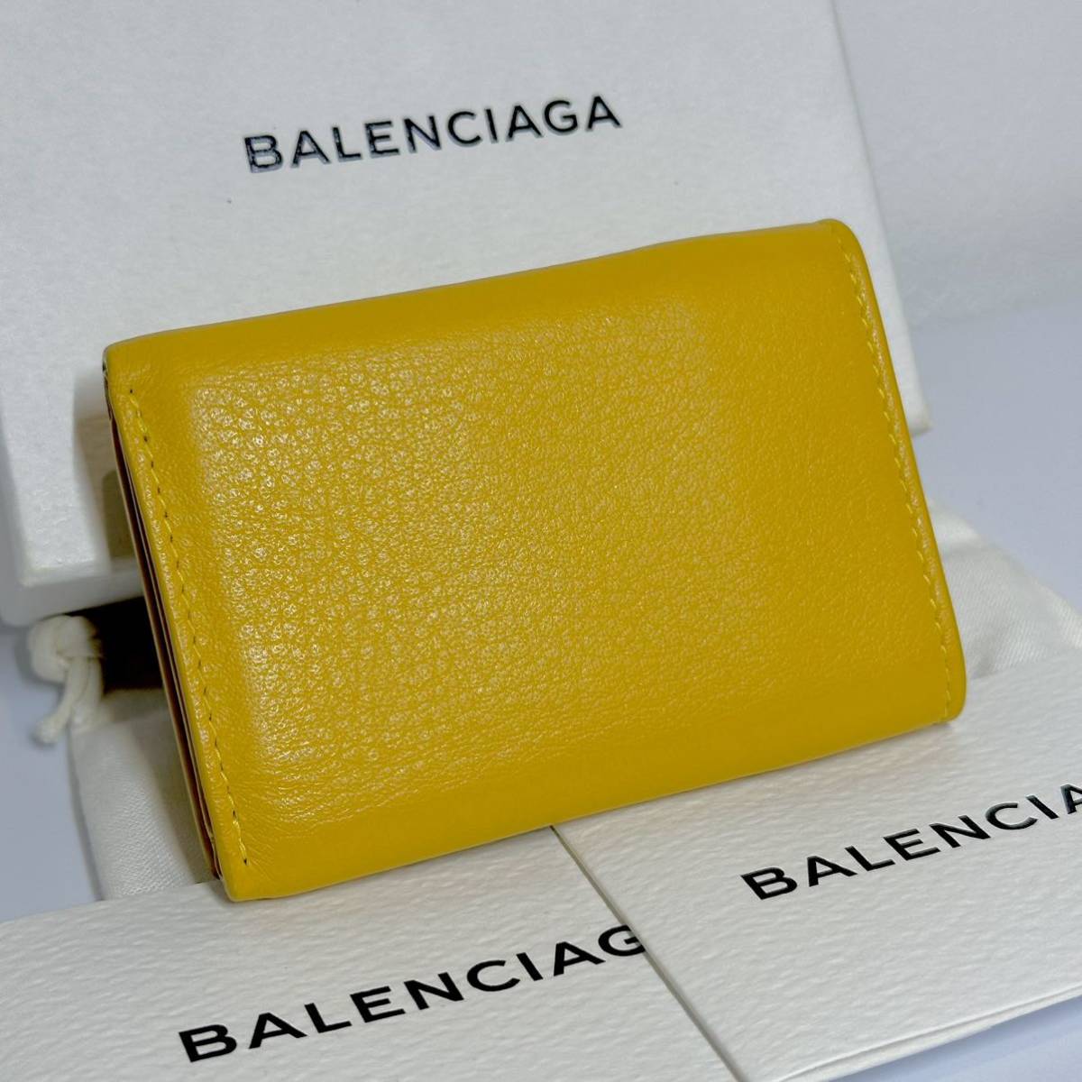 【ほぼ未使用】バレンシアガ BALENCIAGA ペーパーミニウォレット 折りたたみ 3つ折り財布 イエロー 黄色