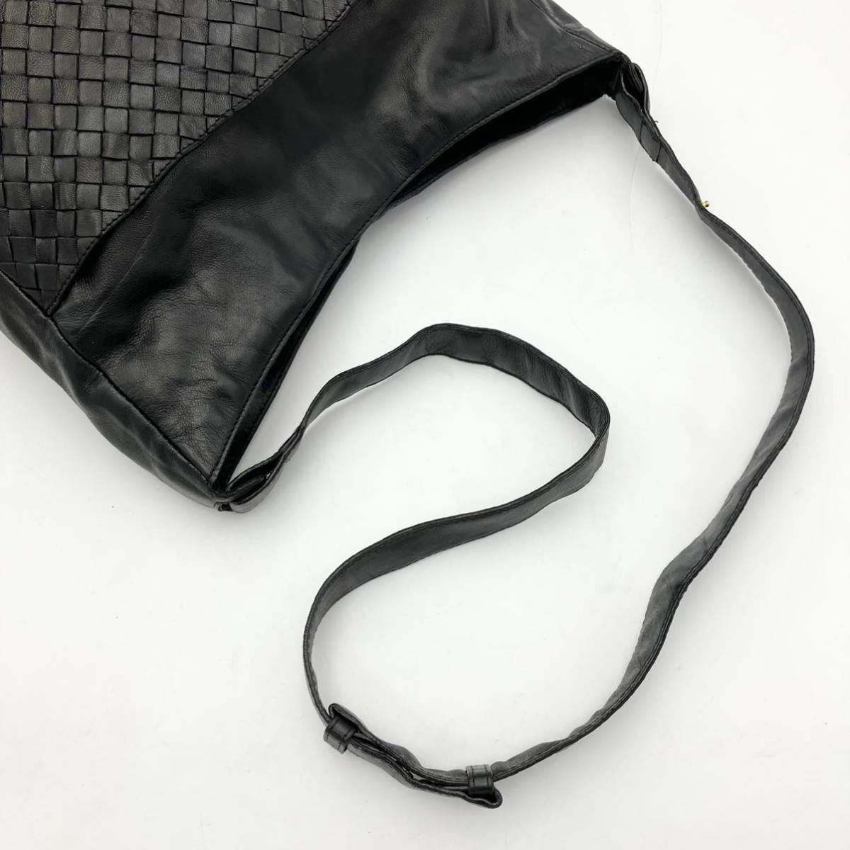 124 ★1円スタート★ 美品 BOTTEGA VENETA ボッテガヴェネタ ショルダーバッグ イントレチャート レザー ブラック メンズ ビジネス_画像2