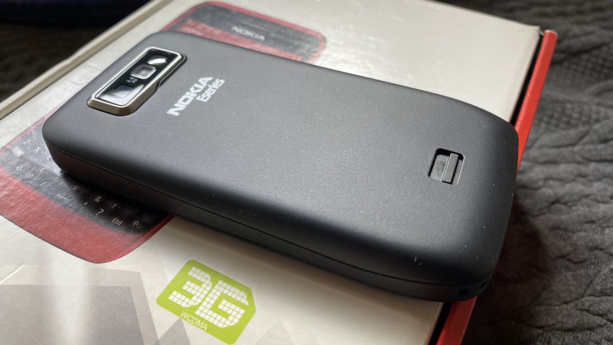 【美品・希少品】Nokia E63 海外用　SIMフリー　キーボード付き