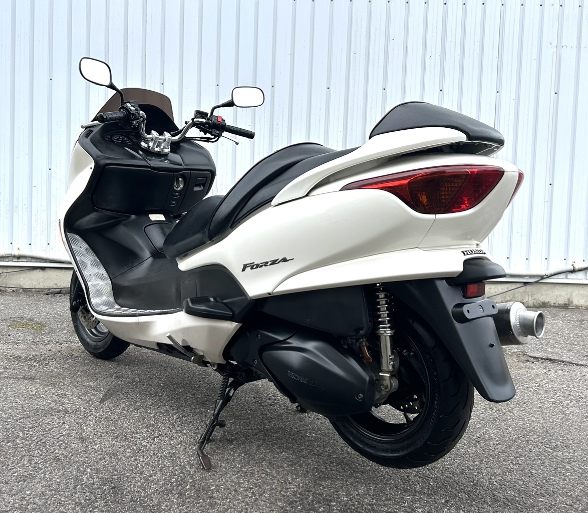 ★ホンダ フォルツァZ★ 早い者勝ち ホワイト 23879km MF08 FI インジェクション 水冷 4サイクル 250cc ビックスクーター マジェスティ_画像4